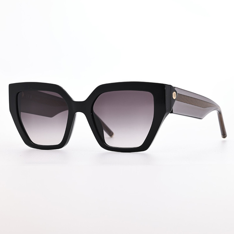 ESCADA SESE01 0700  - 1